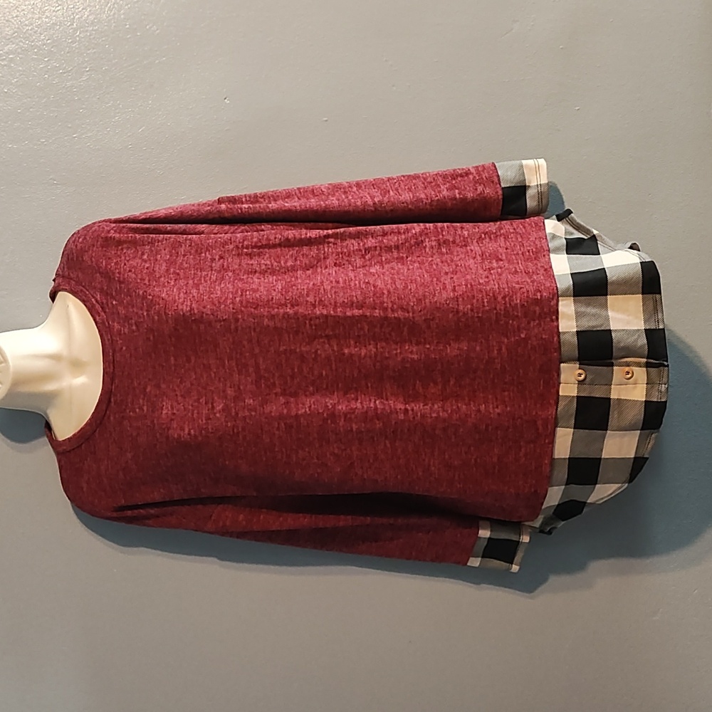Egy California women's size medium long sleeve checked trim kimono